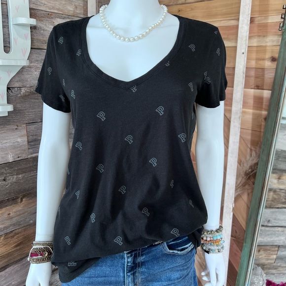 PINK Victoria’s Secret V Neck Monogrammed Logo Tee in Black Medium💗 - Picture 2 of 4